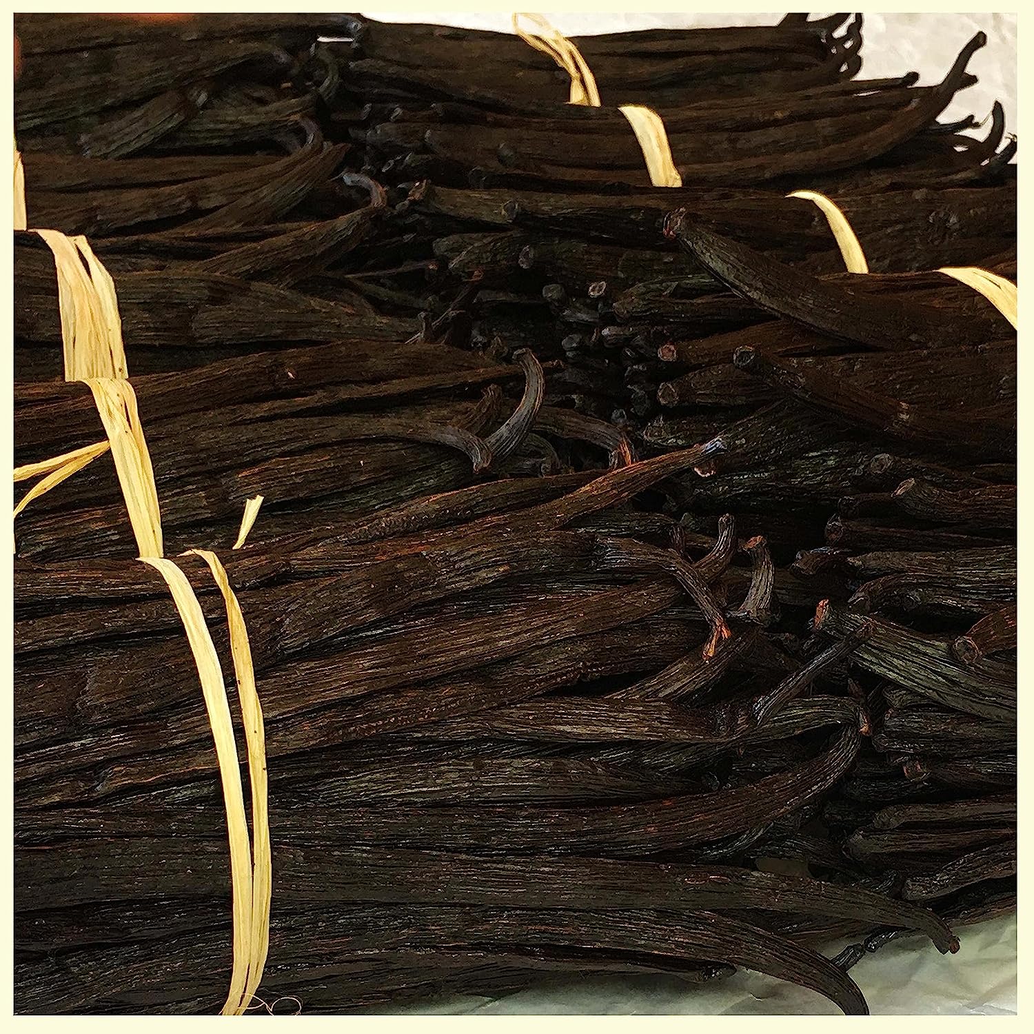 Grade A Ugandan Vanilla Beans – Whole Bulk Vanilla Pods for Baking & Extracts | Non-GMO